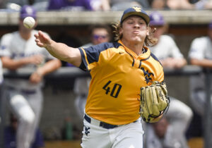 West Virginia sweeps Kansas State, starts off Big 12 tourney with Oklahoma